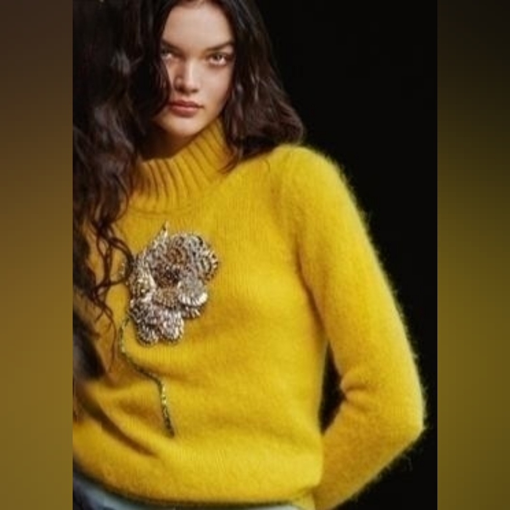 ◇$3,000 OSCAR DE LA RENTA YELLOW MOHAIR WOOL GOLD SILVER FLOWER RUNWAY SWEATER M